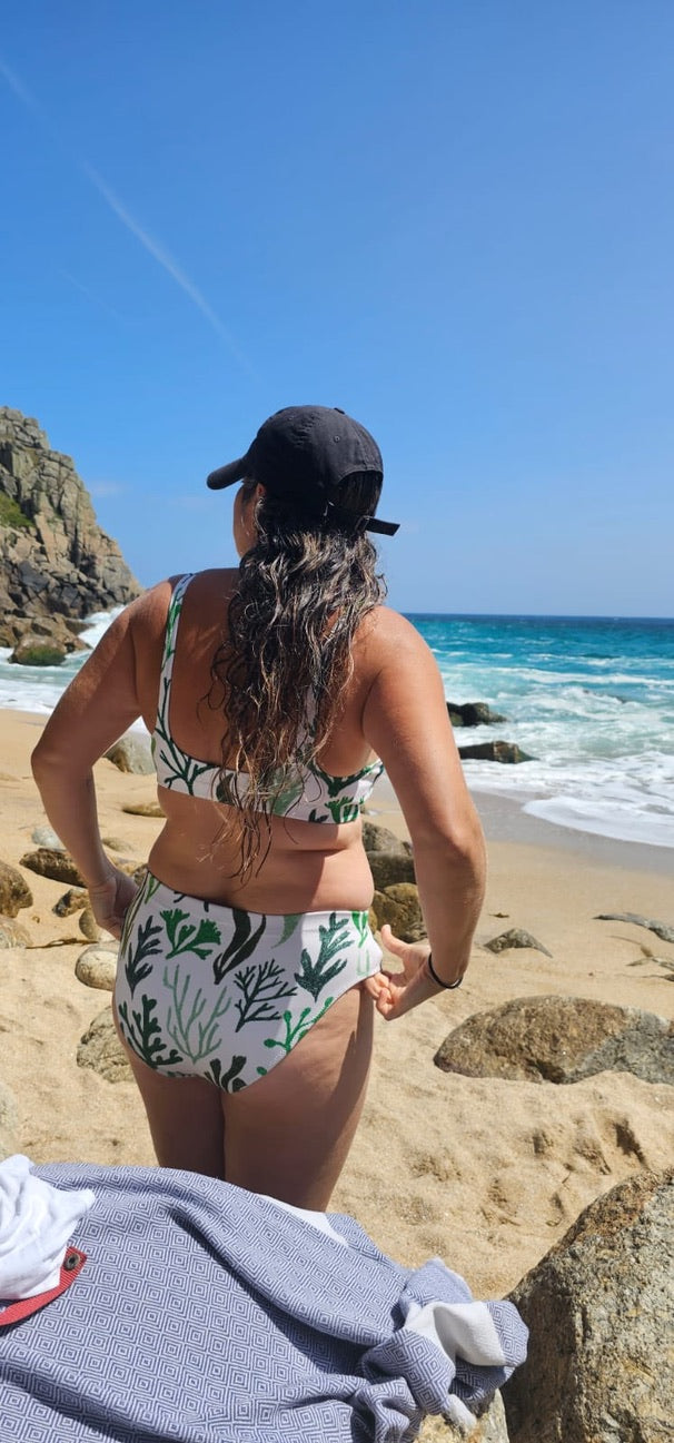 ♻️ Roses Recycled high-waisted bikini bottom